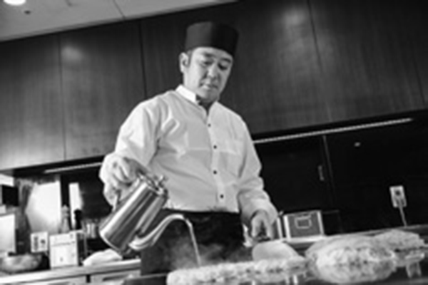 お好み焼きのISE広島育ち 上川常務が社長就任