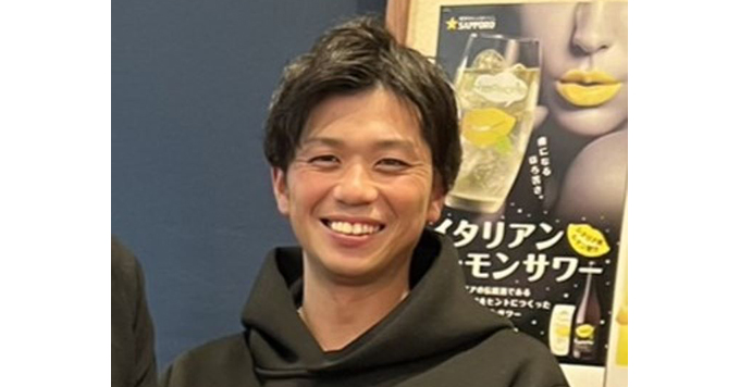 野球スクールで楽しさ伝える