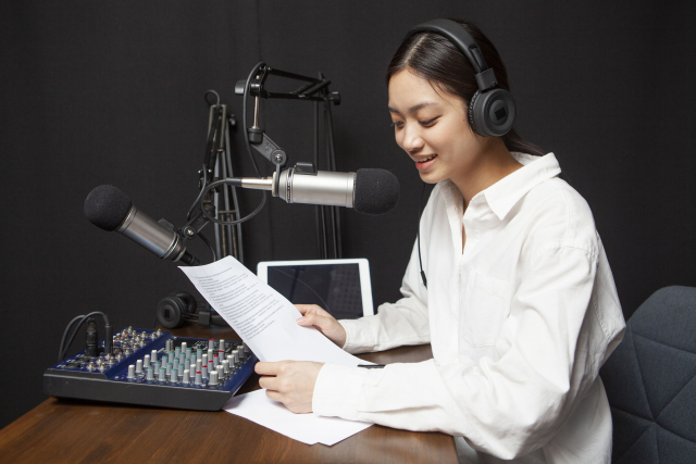 広島FMがCMコンペ 企業・事業主をPR