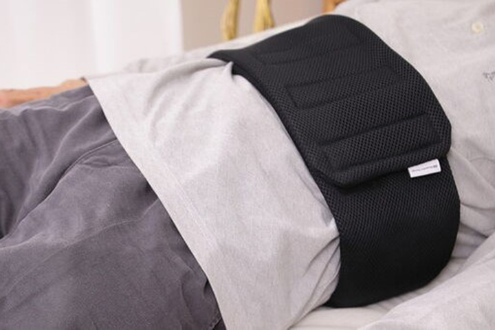 寝具製販のサカイが発売 高さ調節できる腰まくら