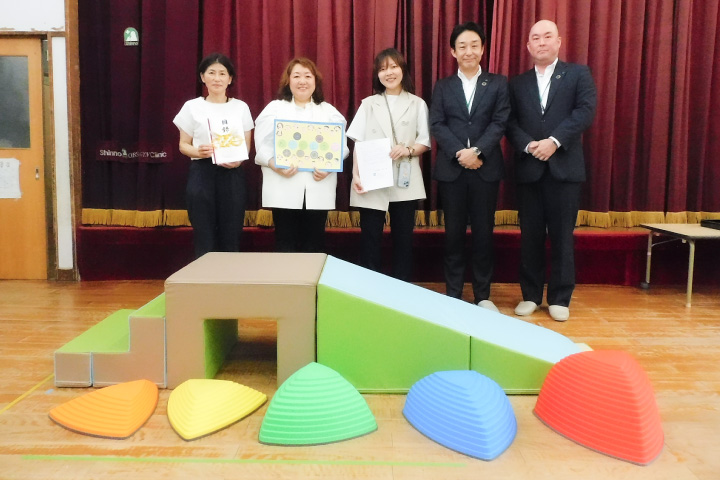 イーシーセルビス私募債 広信金と保育園に寄贈