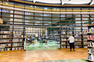 新規利用者生み出す図書館