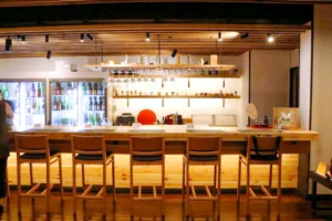 小川モータース　石垣島に県産日本酒の居酒屋　土地取得し観光客向けレンタカー事業も